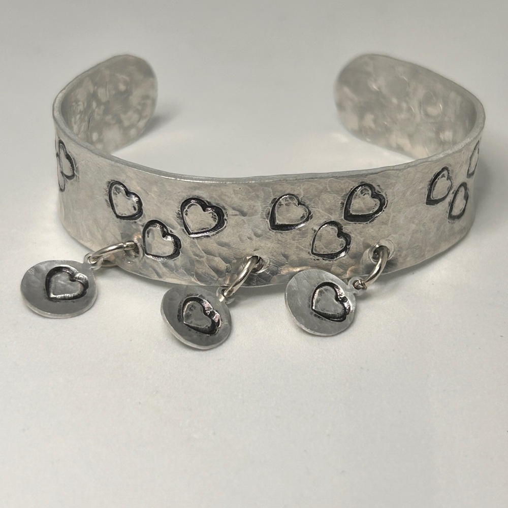 NEW HANDMADE Heart Charm Bracelet